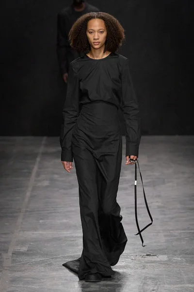 Look 28